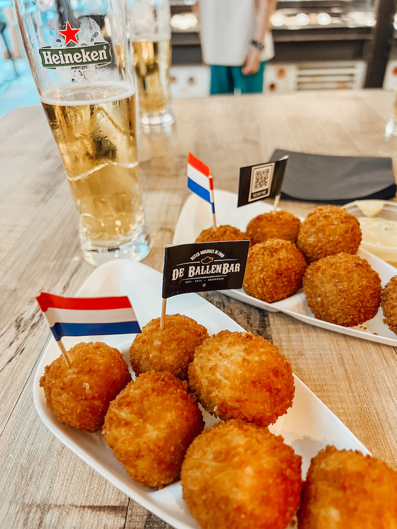 Our First Month Living in Amsterdam | Cathedrals & Cafes Blog