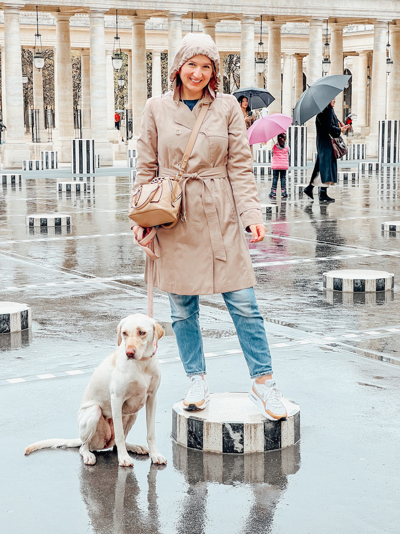 13 Chic Ways To Wear a Trench Coat Like a French Girl - MY CHIC