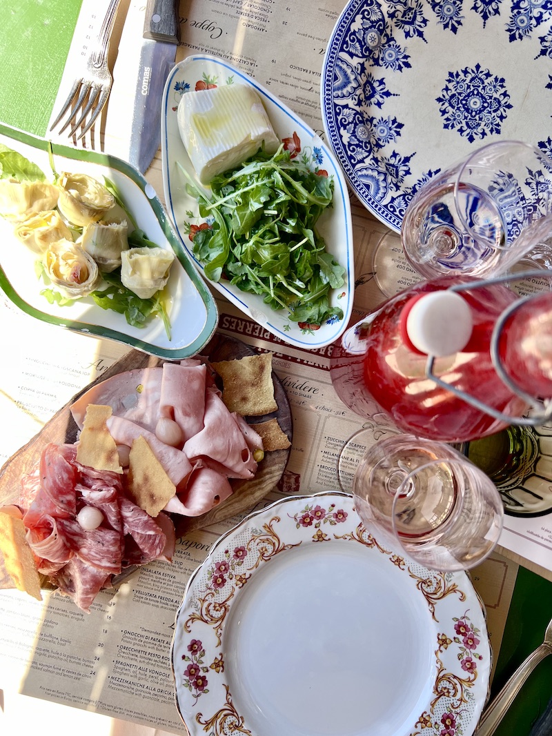 Eat+Stay+Play Provence Travel Guide | Cathedrals & Cafes Blog