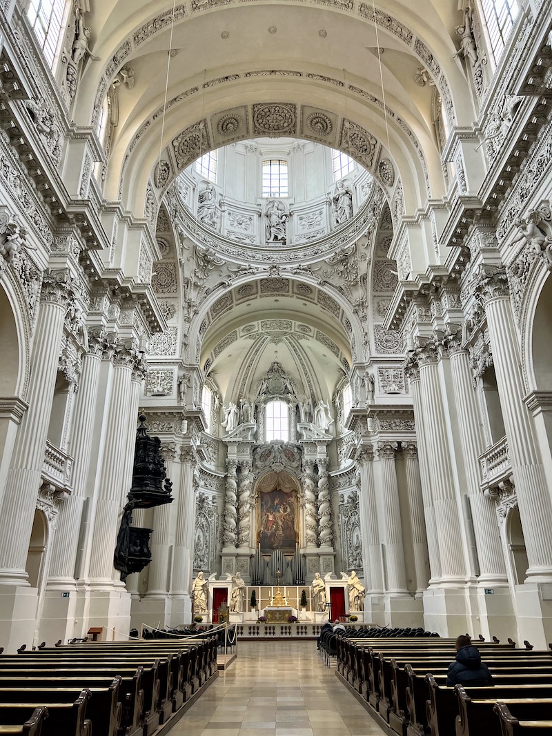 Eat+Stay+Play: Munich Travel Guide | Cathedrals & Cafes Blog